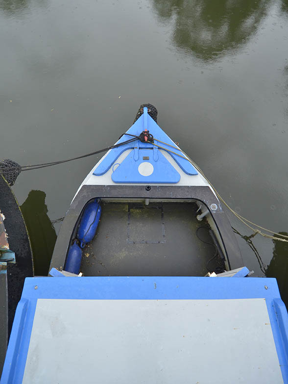 4049welldeckP.jpg