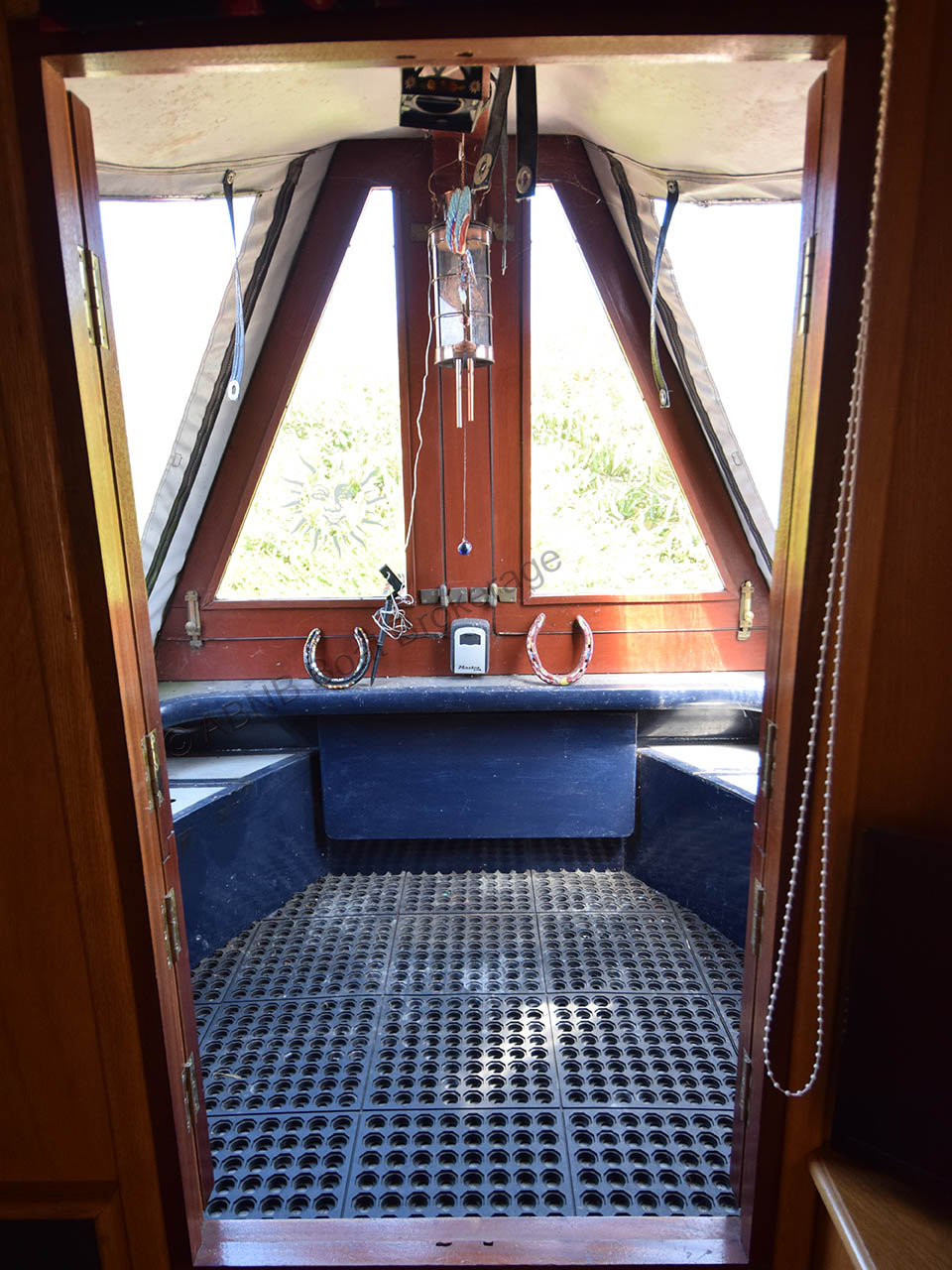 4121welldeckP.jpg