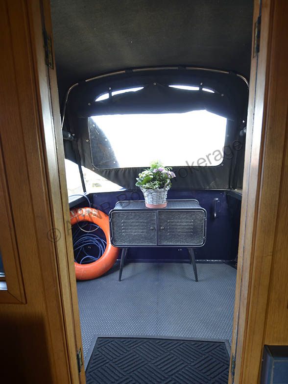 4129welldeckP.jpg