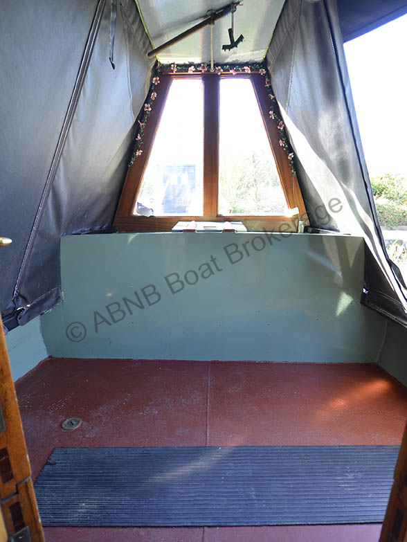 4130welldeckP.jpg