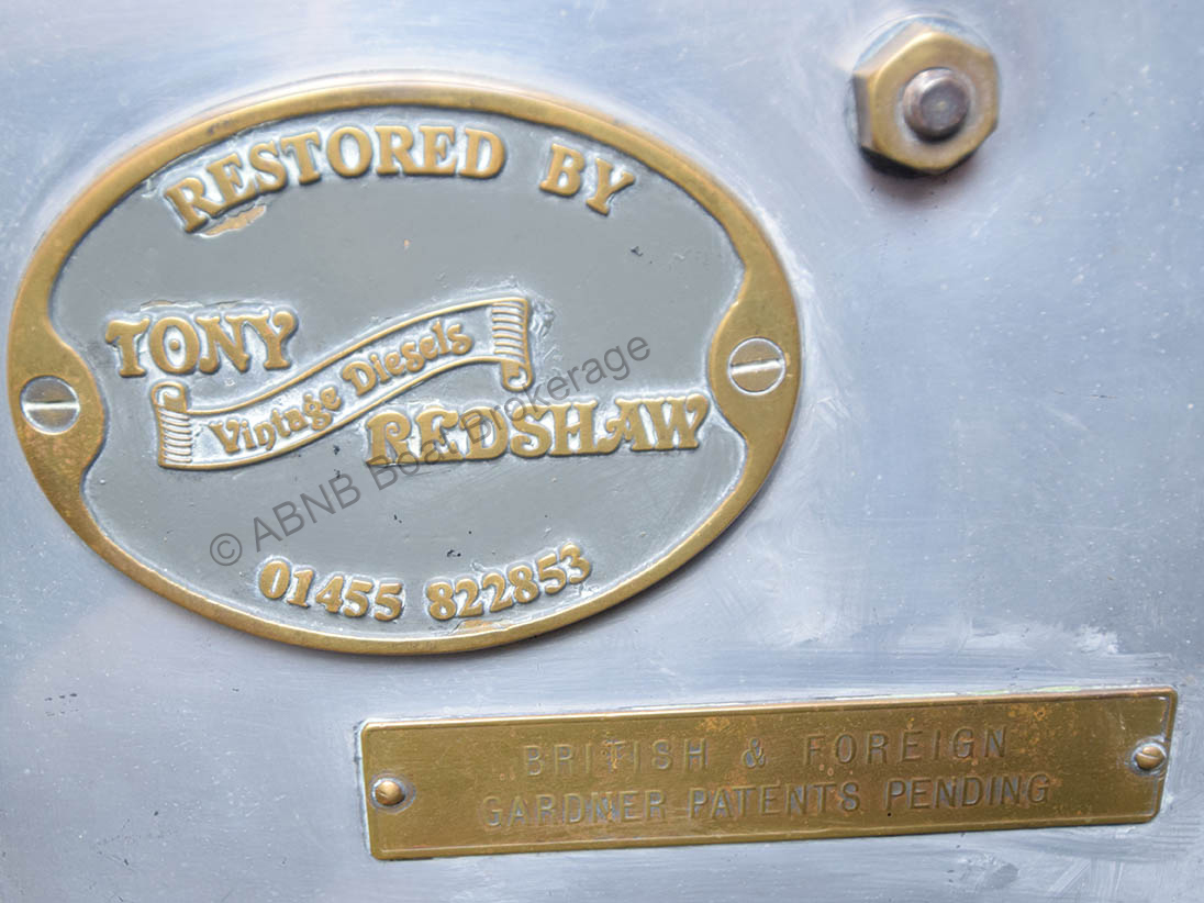 4131engplacqueL.jpg