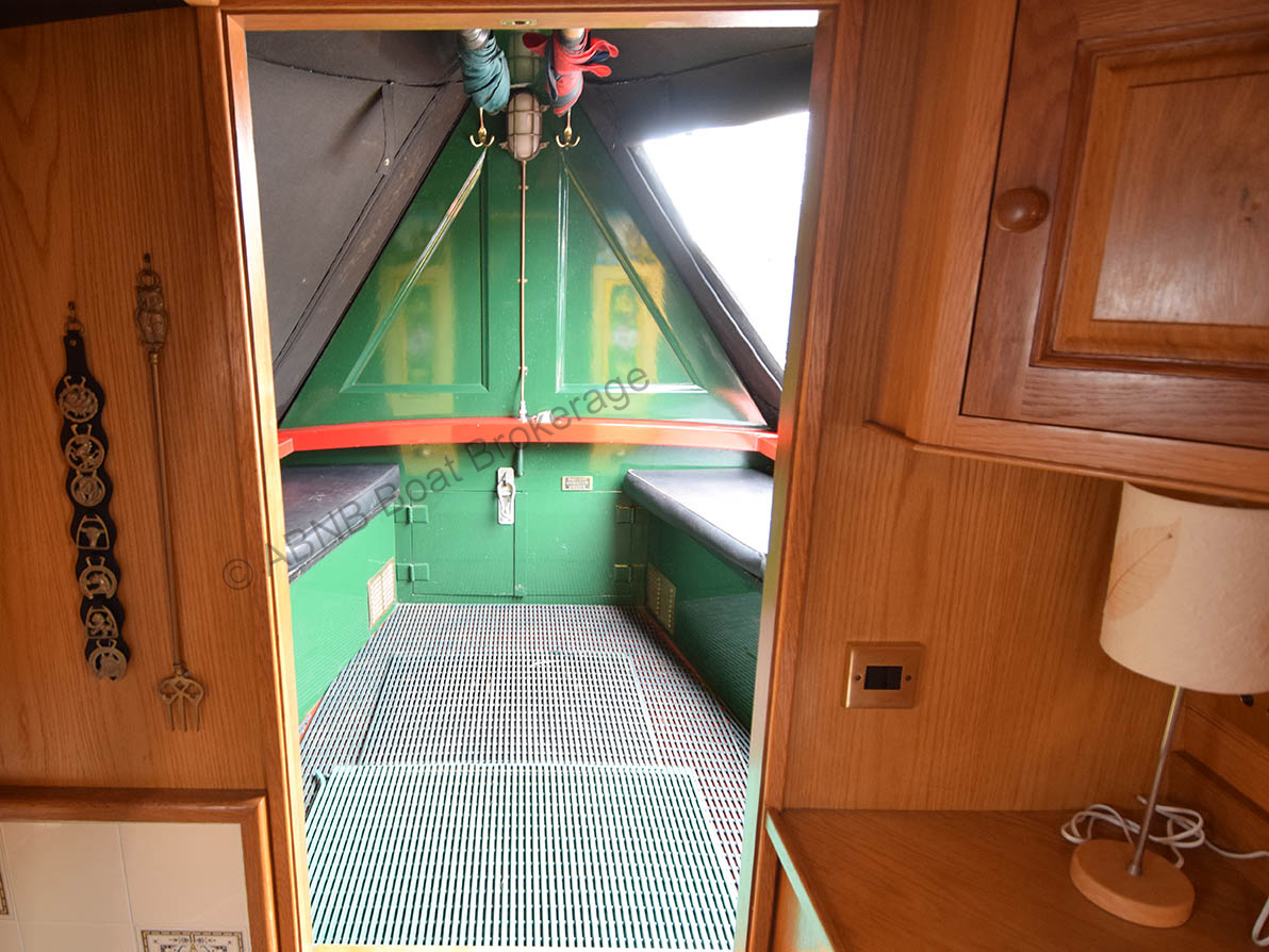 4131welldeckP.jpg