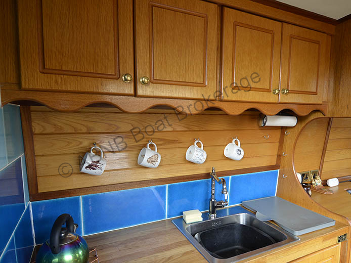 4134dresserL.jpg