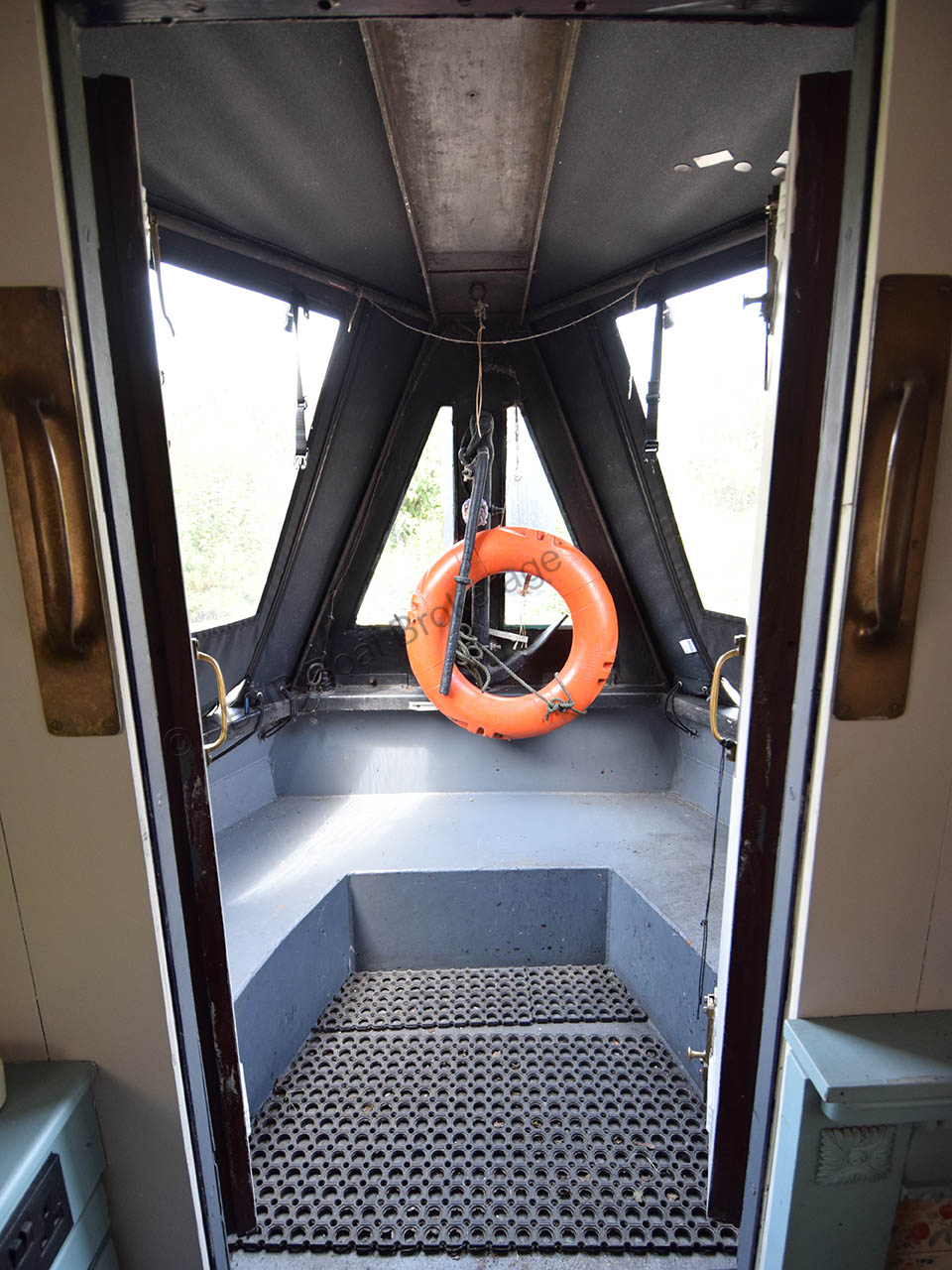 4135welldeckP.jpg