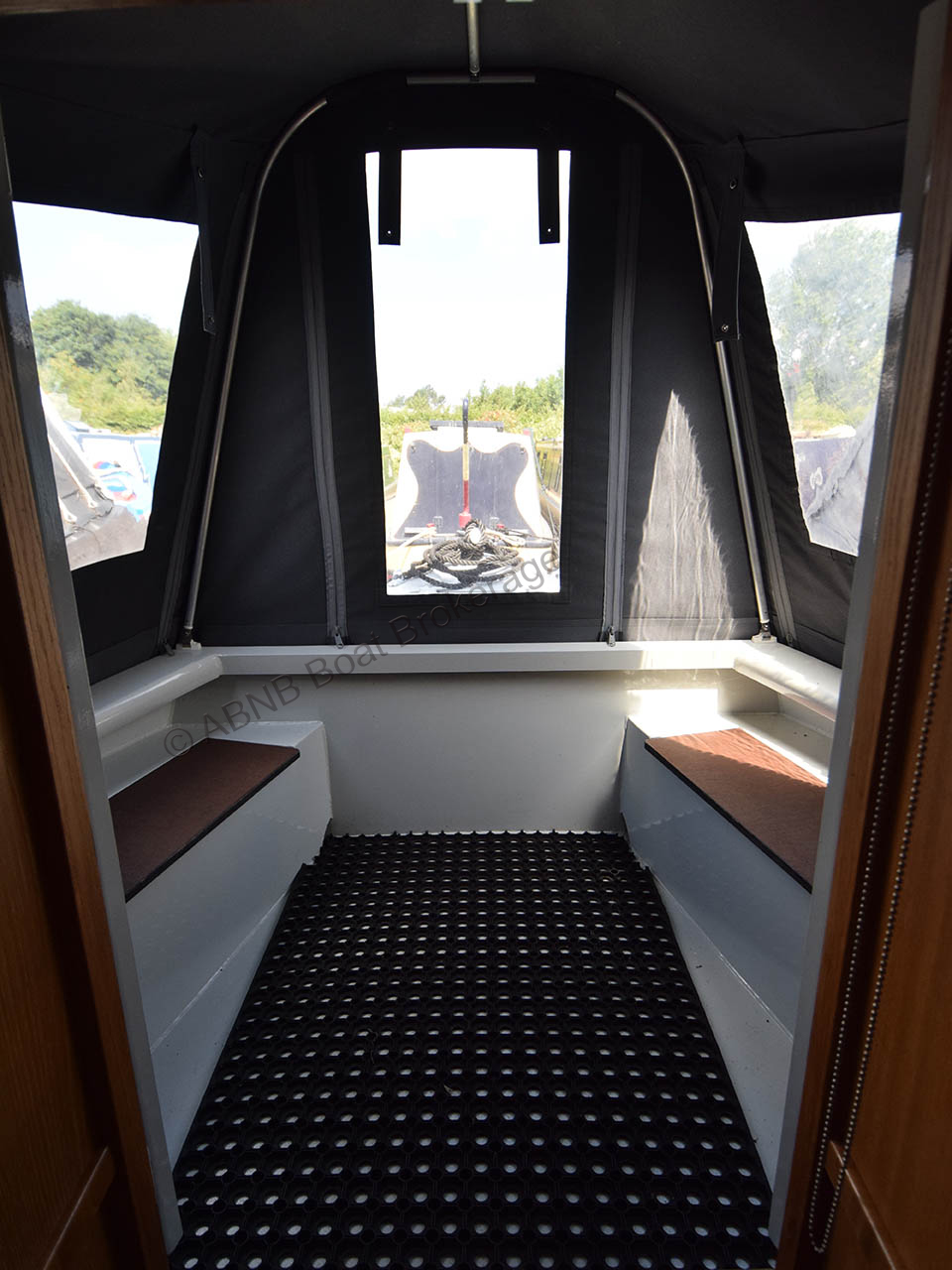 4143welldeck2P.jpg