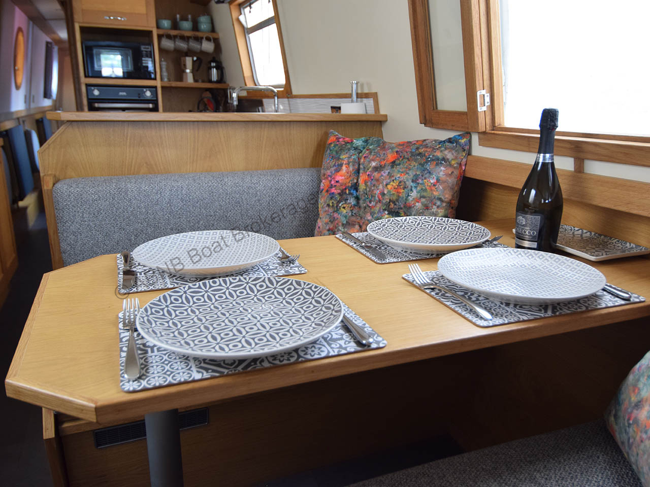 4143dinetteL.jpg