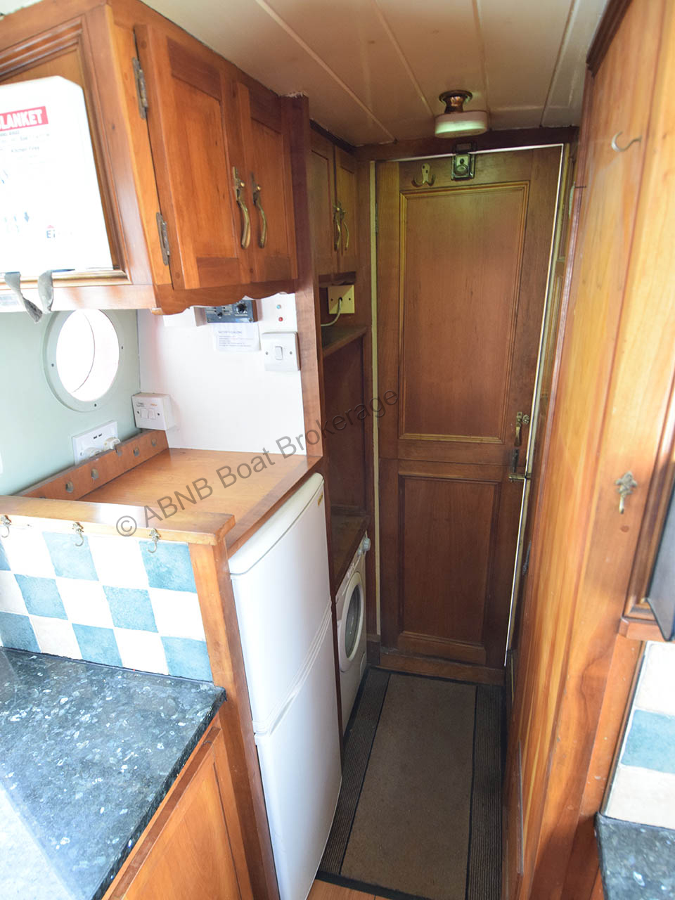 4144fridgewmP.jpg