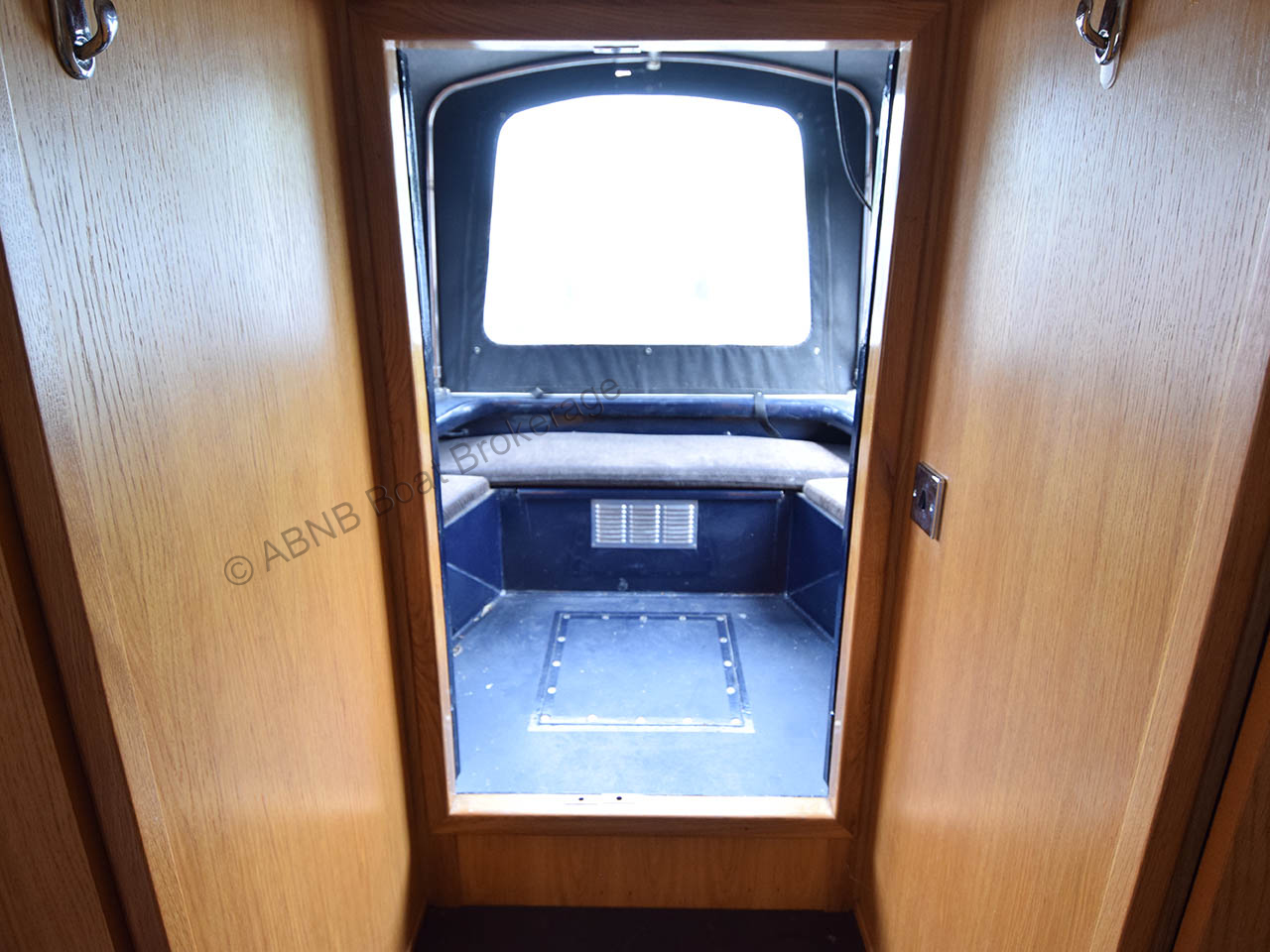 4145welldeckL.jpg