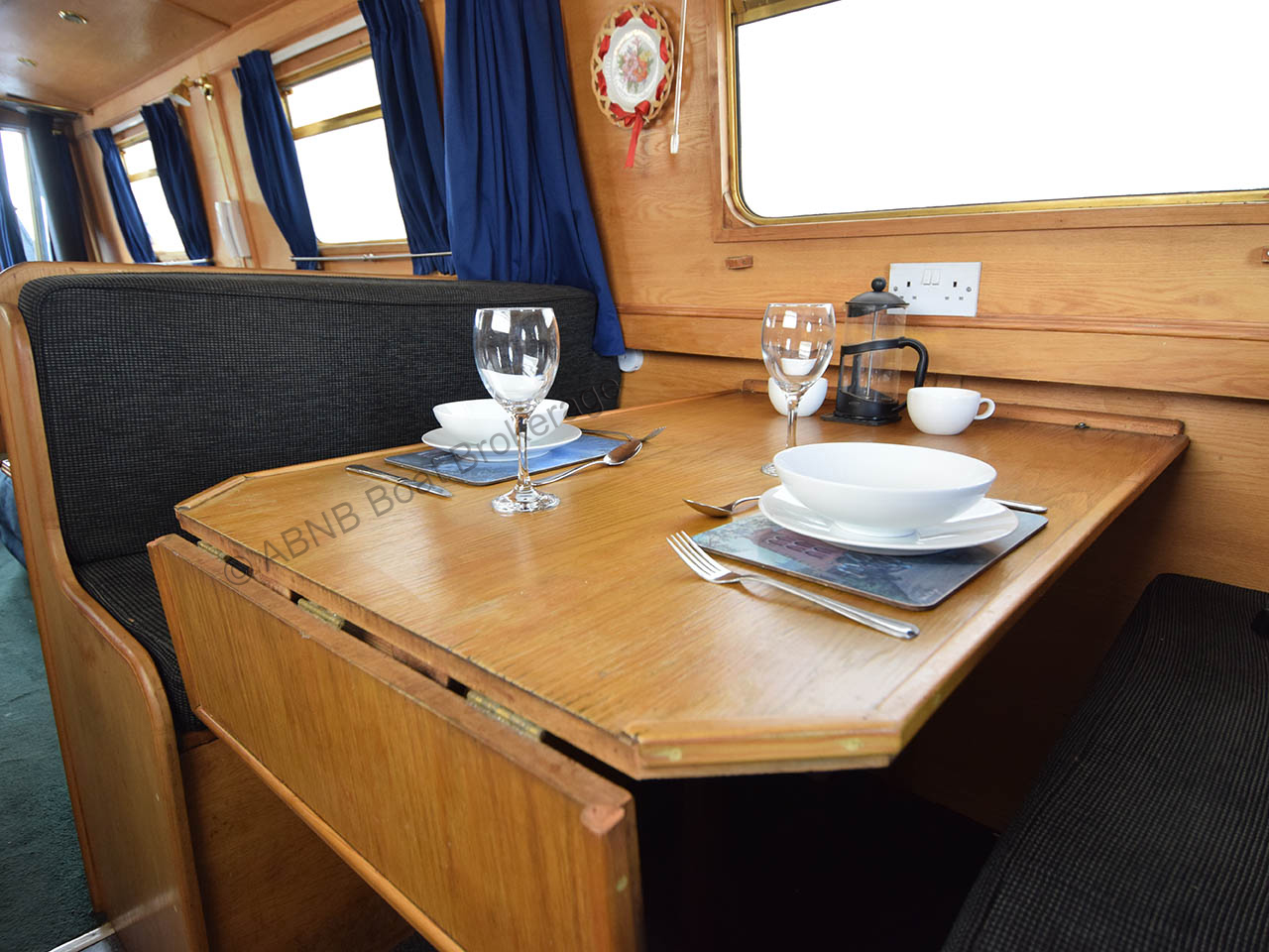4147dinetteL.jpg