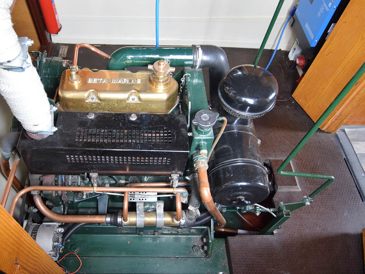 4148engine2L.jpg