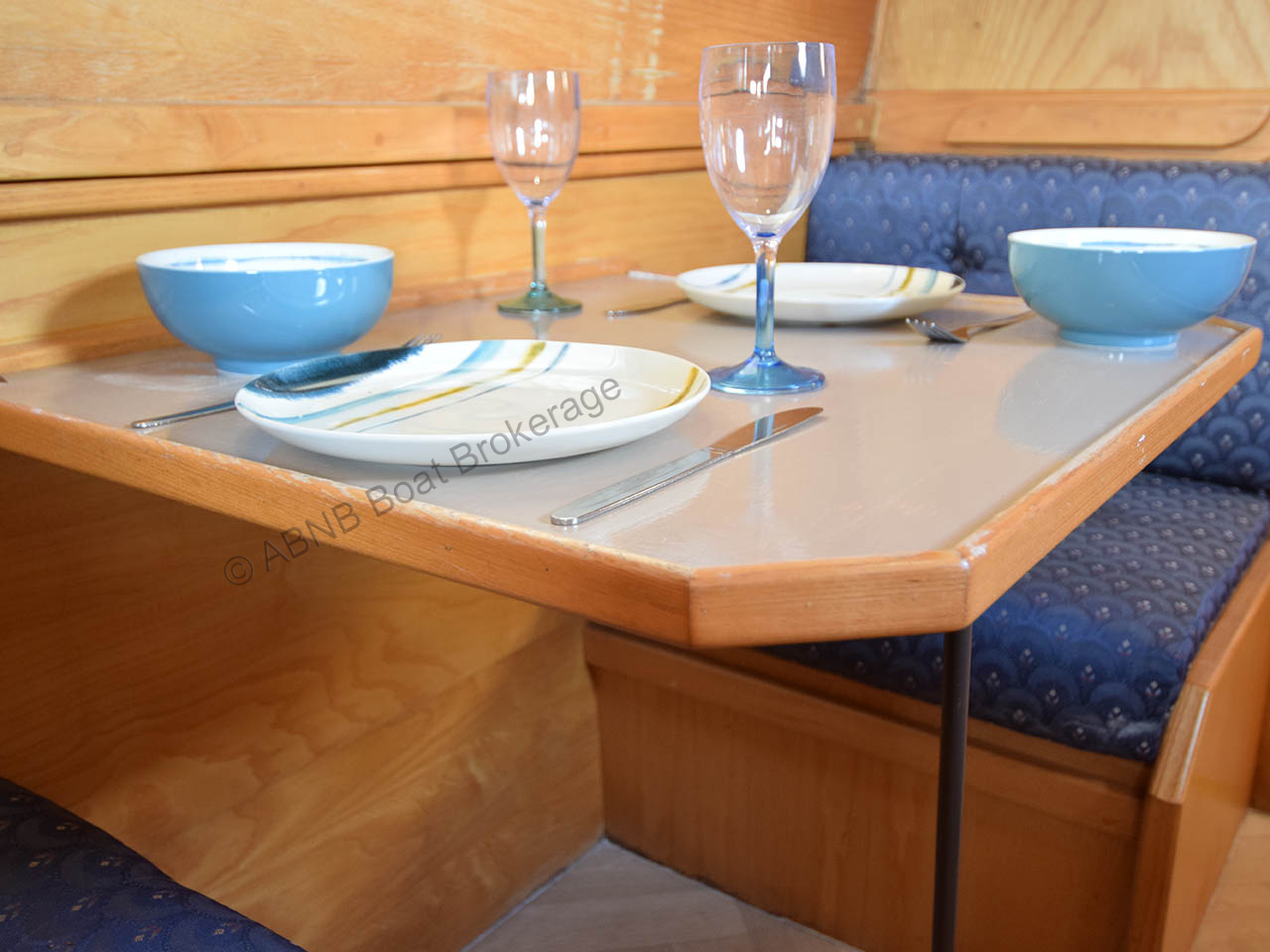4152tableL.jpg