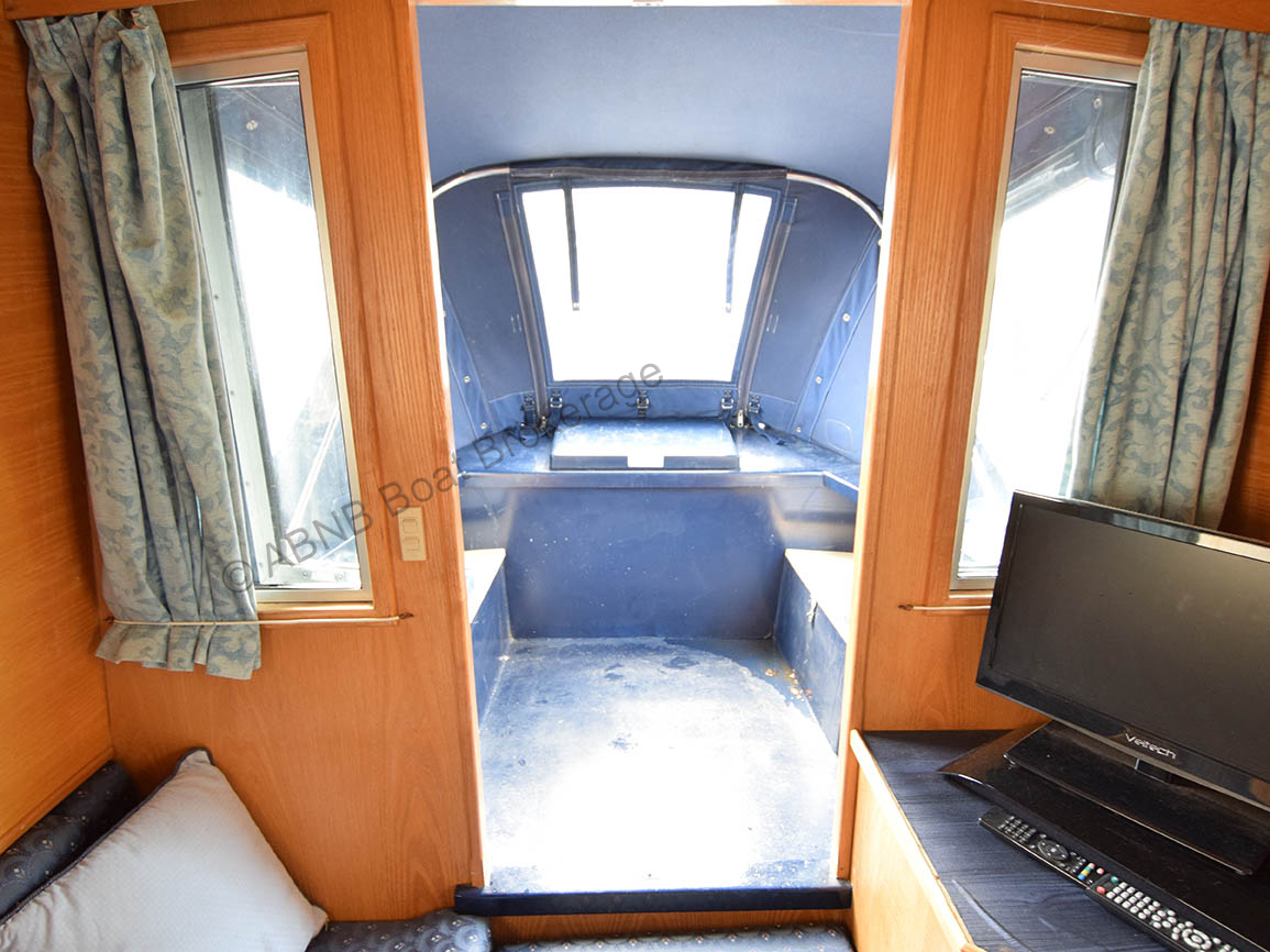 4152welldeckLFL.jpg
