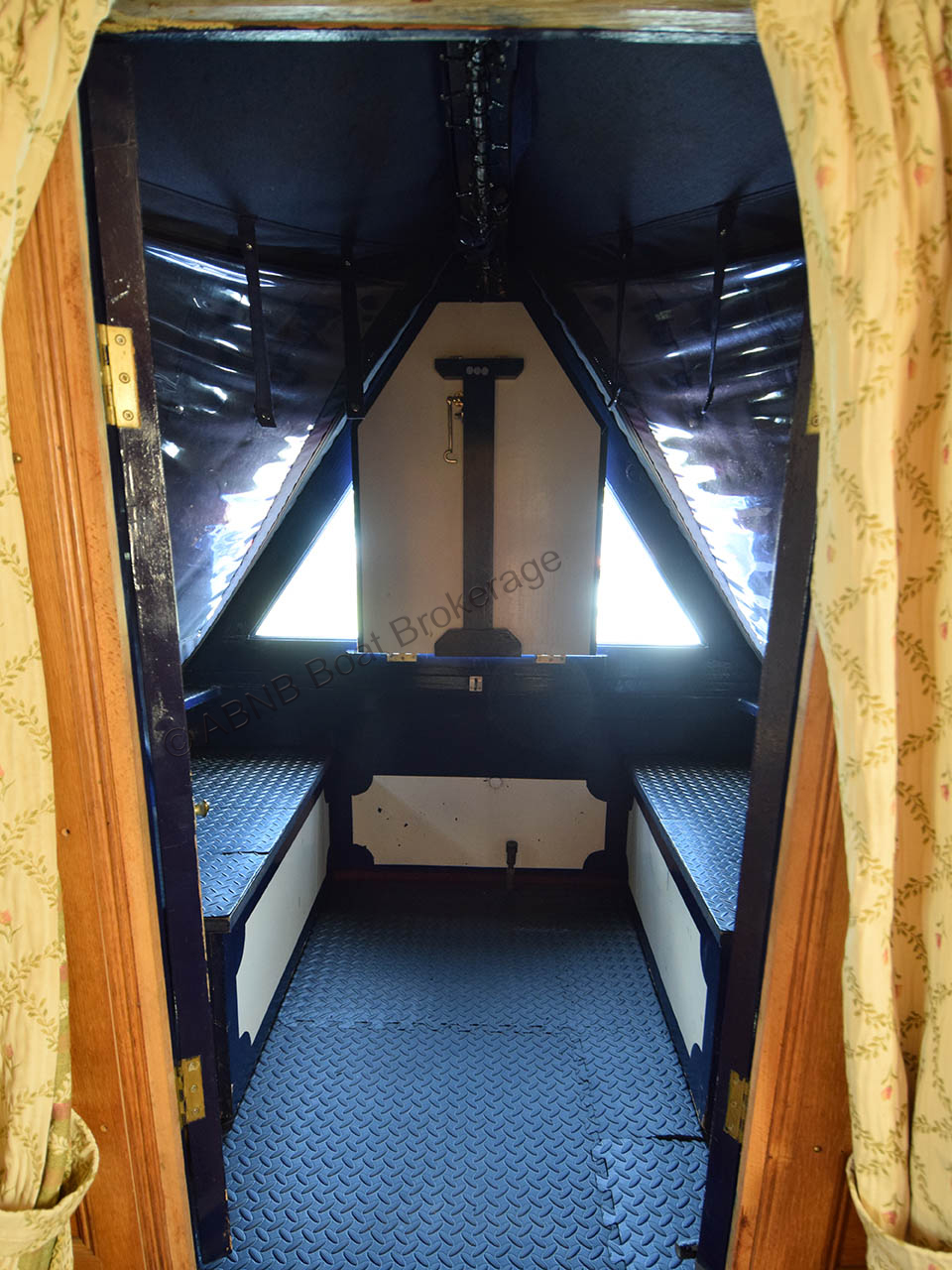 4155welldeckP.jpg