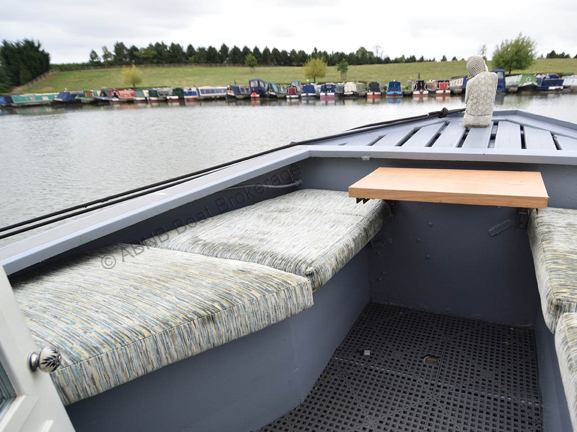 4157wellseatingL.jpg