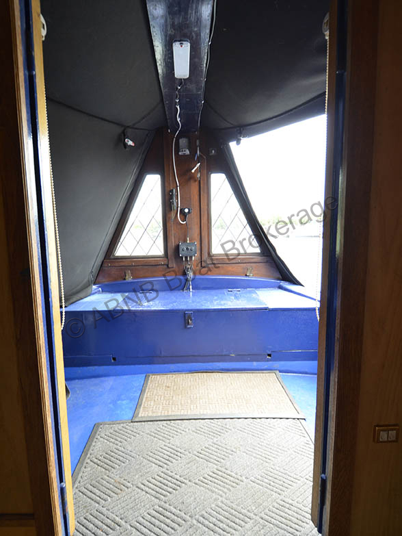 4161welldeckP.jpg