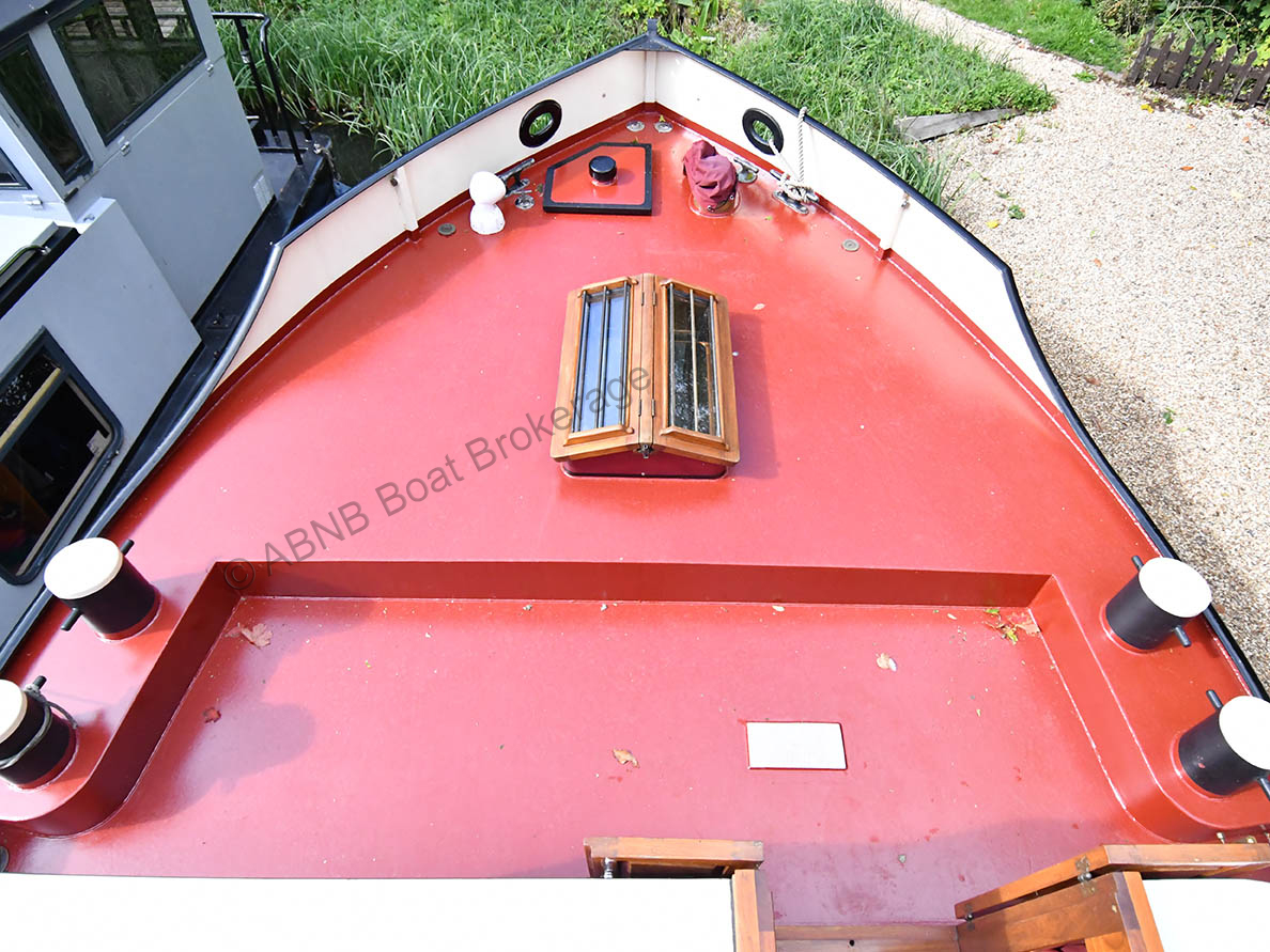 4162foredeckL.jpg