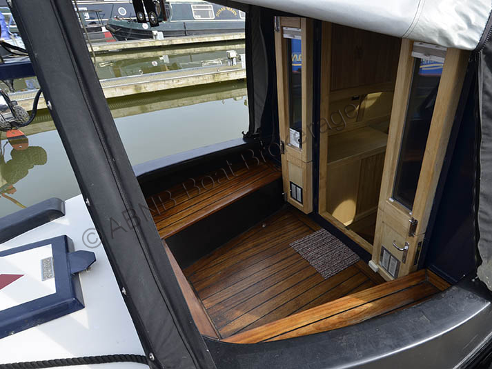 4186welldeck2L.jpg