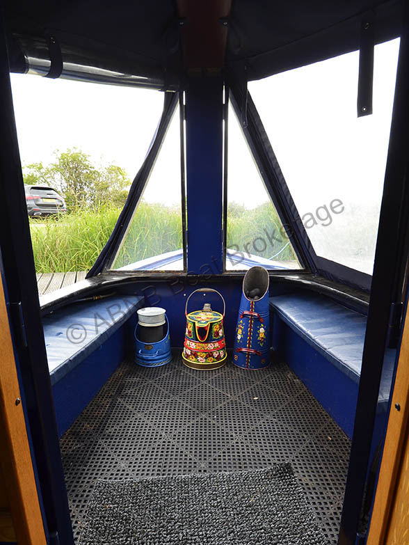 4203welldeckP.jpg