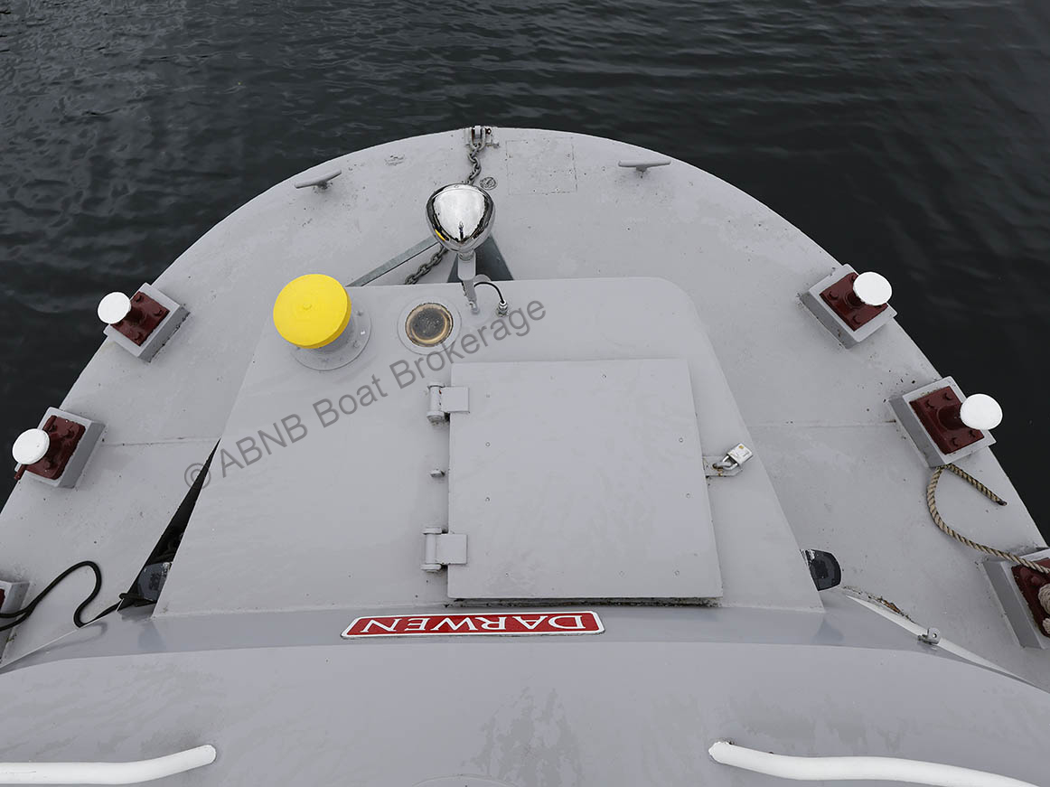 4210foredeckL.jpg