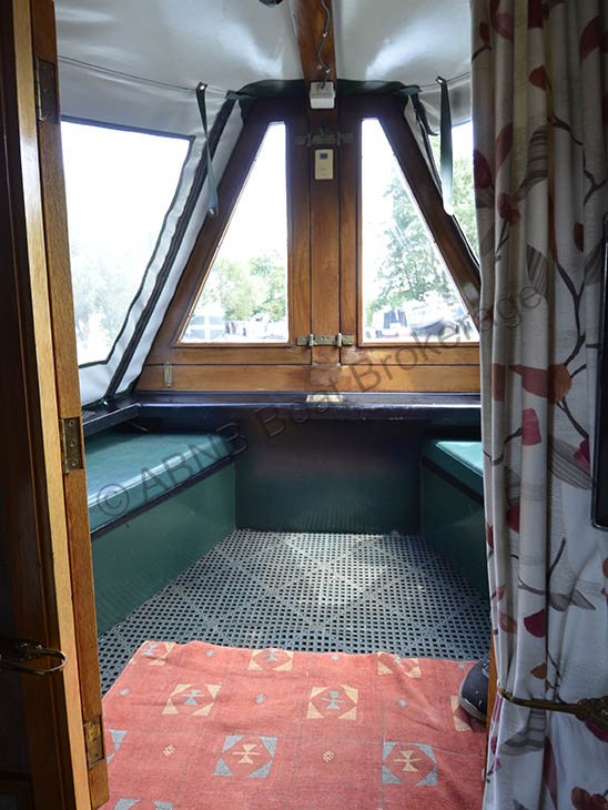 4221welldeckP.jpg