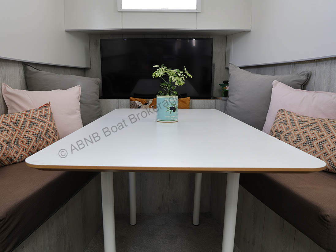 4222tableL.jpg